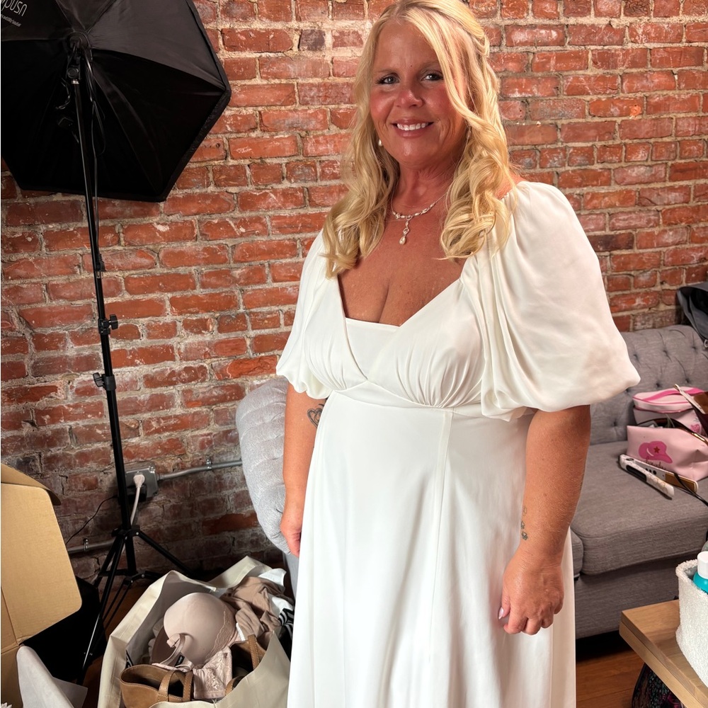 David's Bridal Elegant White Wedding Dress